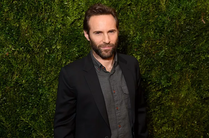 Alessandro Nivola