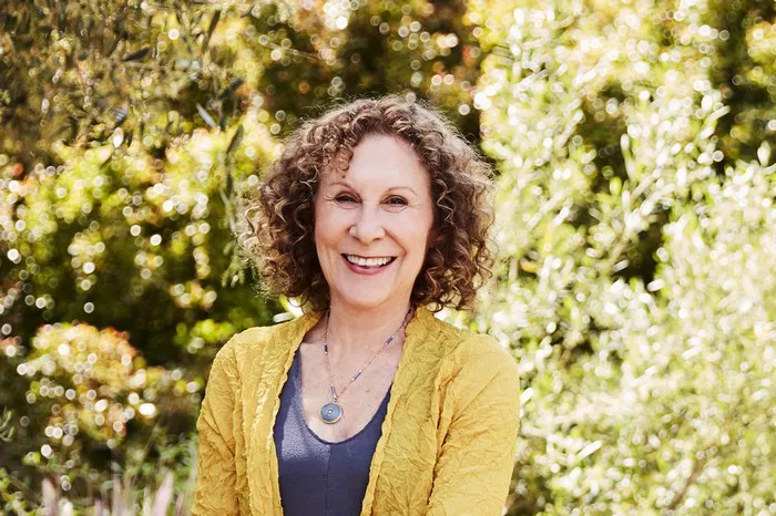 Rhea Perlman